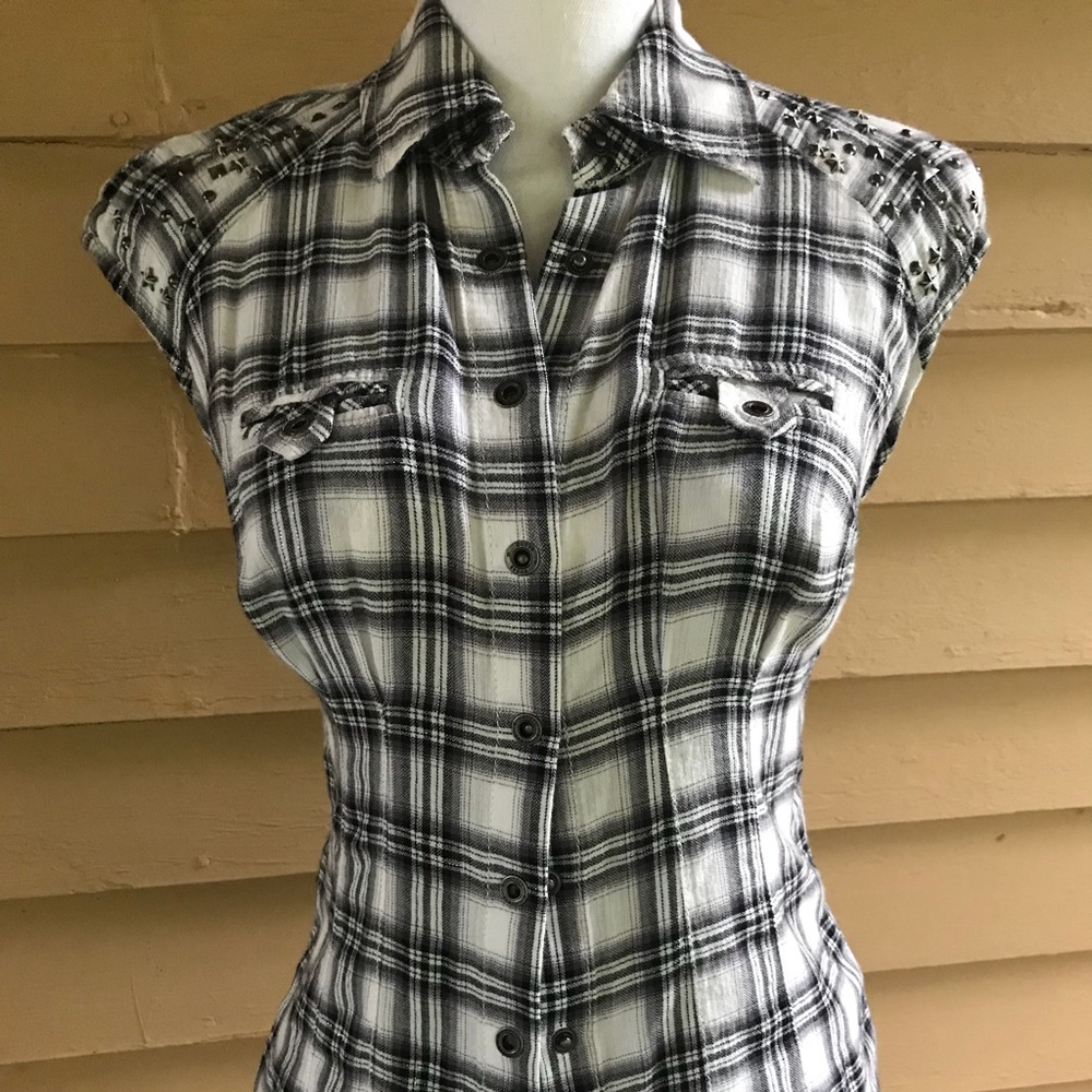 Guess top